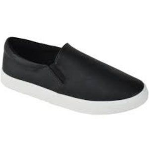 Soda "Reign" Black Classic Slip On Memory Foam Low Top Closed Toe Sneaker